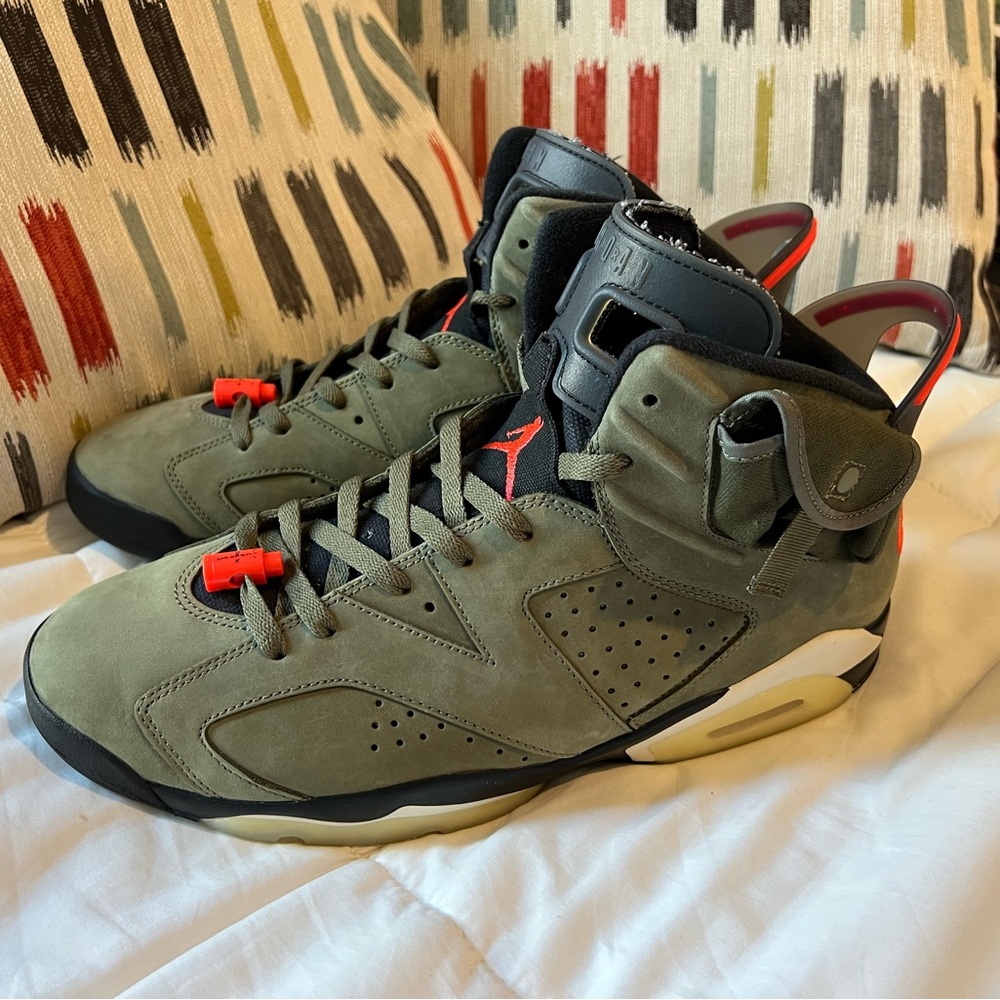 Jordan 6 Travis Scott